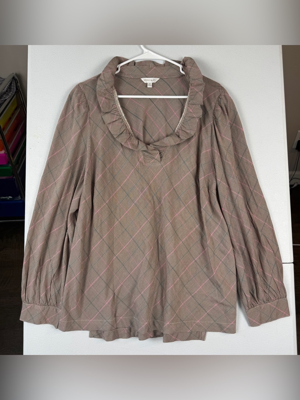 Crown Ivy Plus Size Blouse Womens 3X Ruffle Neck‎ Plaid Long Sleeves Brown Pink
